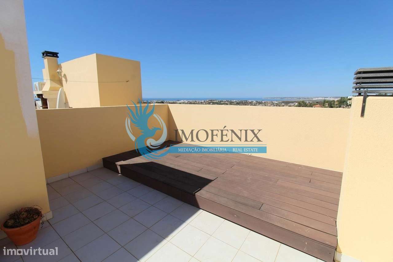 Moradia Geminada renovada T2+1 com piscina e garagem- Patroves- Albufe-31