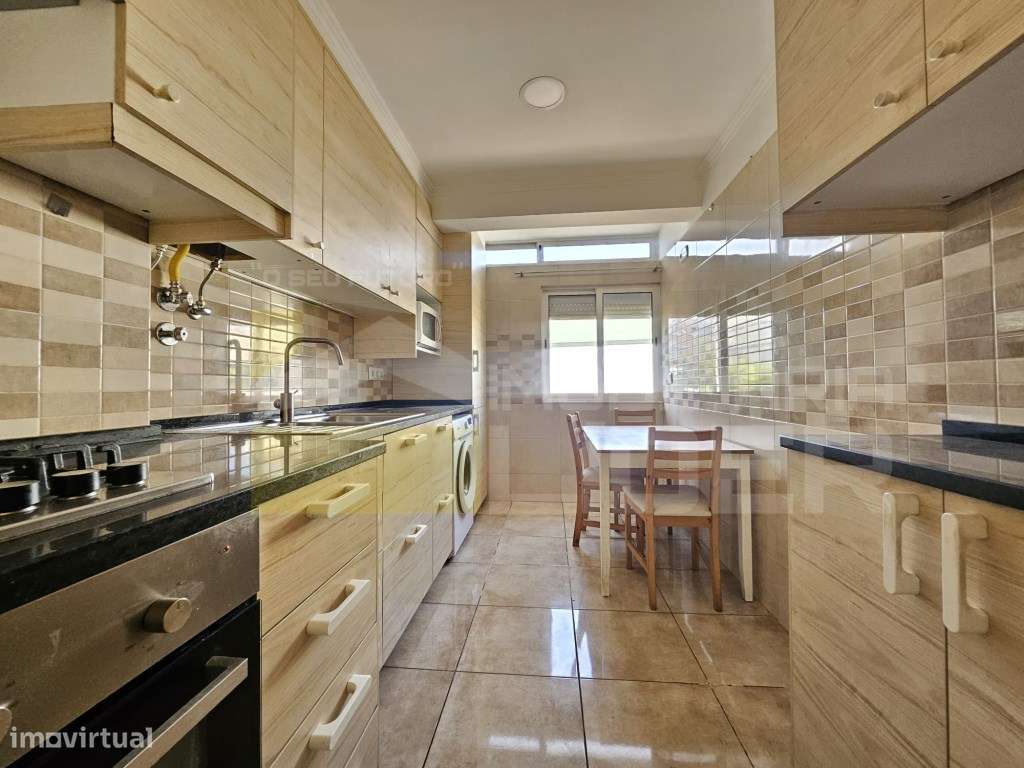 Oferta de Verão oferecemos a escritura 
Excelente Apartamento T3 m...-3