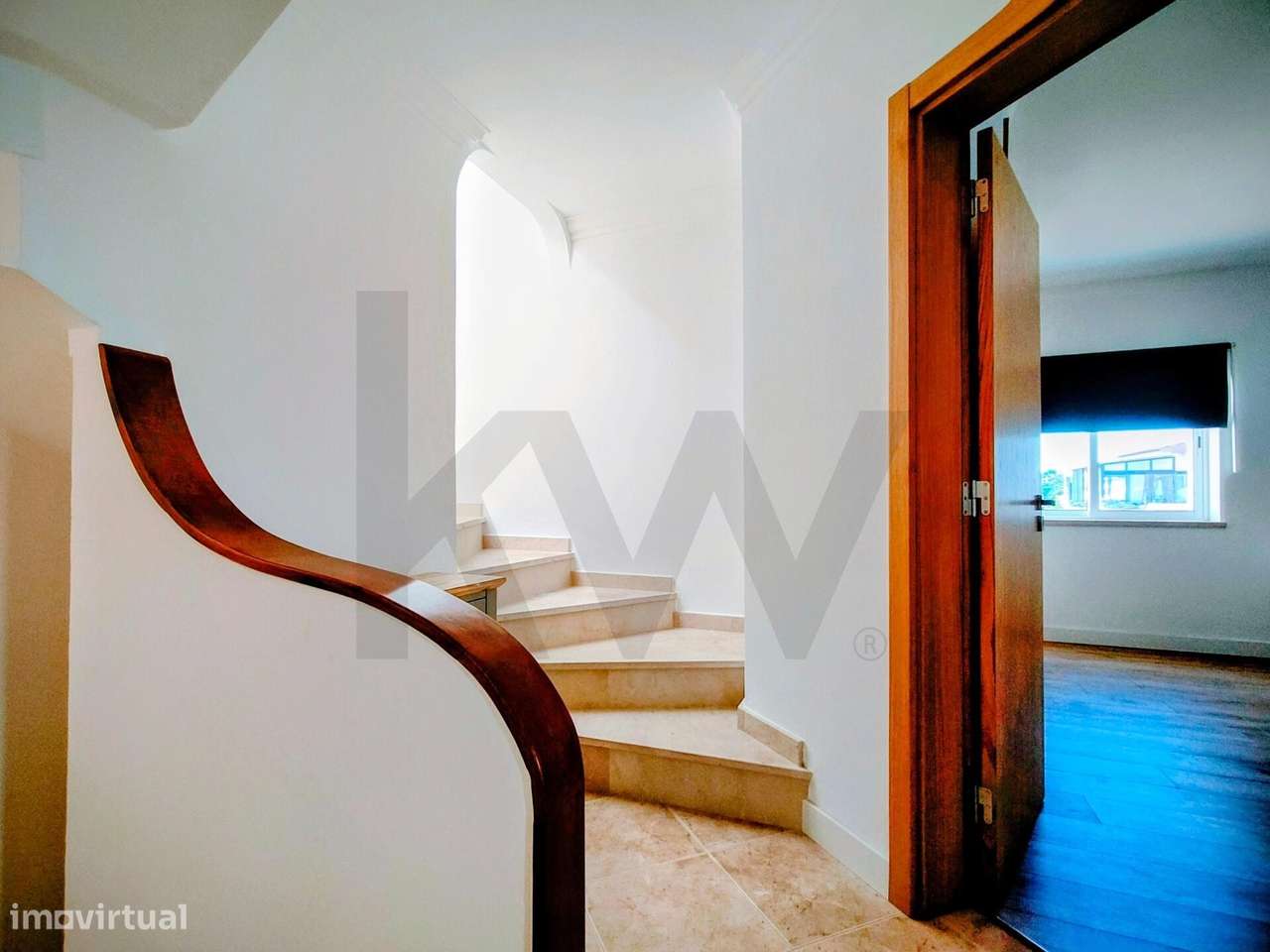 Moradia T4 Renovada em Pinheiros de Marim, Olhão-18