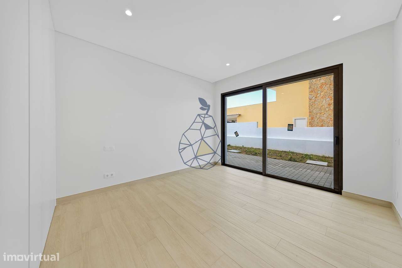 Moradia Nova com Piscina na Urbanização Monte Canelas - Portimão-20