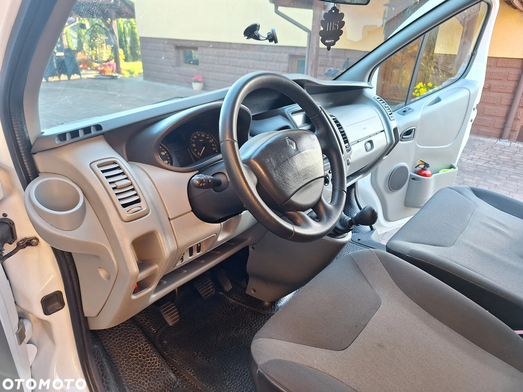 Renault TRAFIC - 22