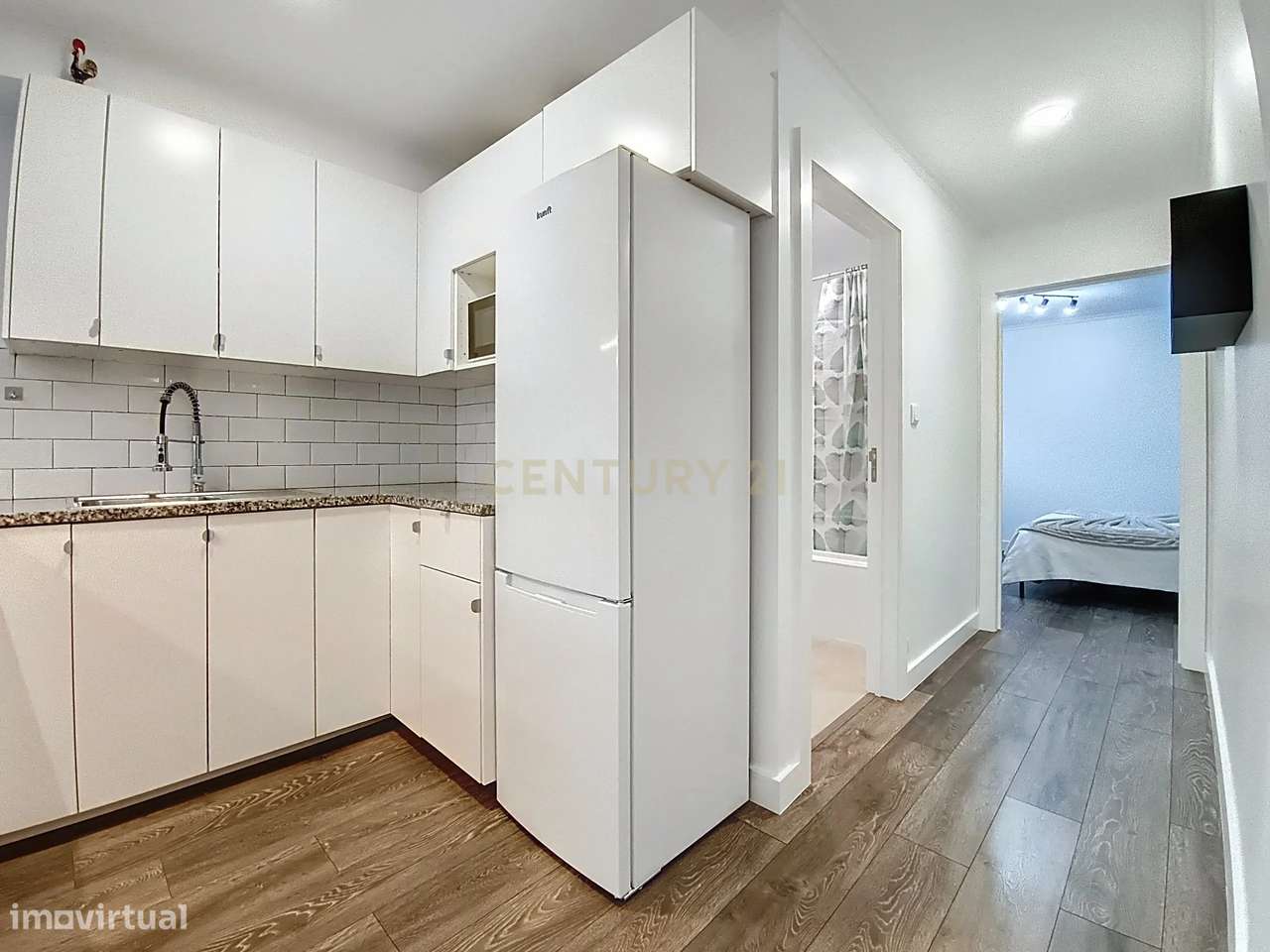 Moradia Moderna com Piscina + Apartamento Independente | Construção 20-52