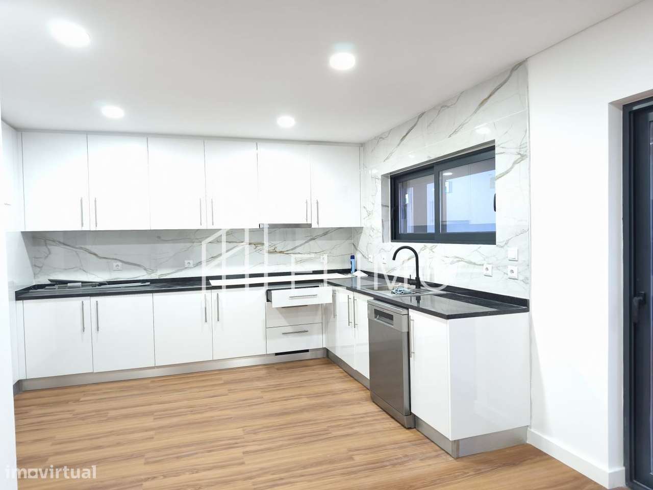 Moradia T3 geminada Nova-22