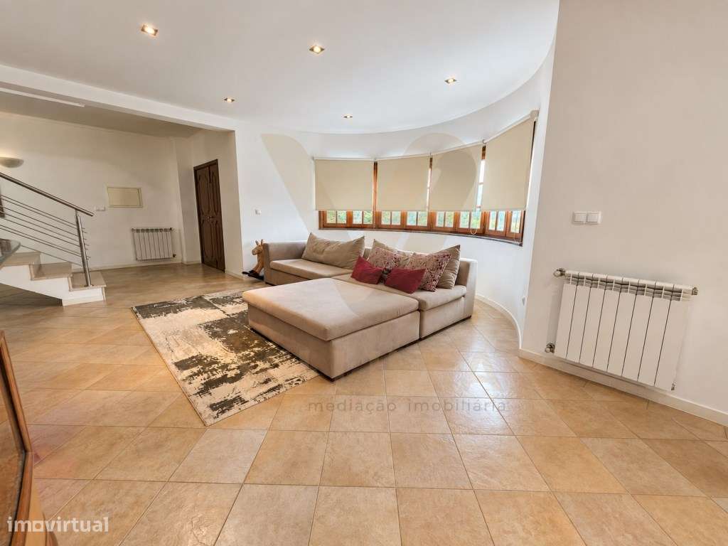 Moradia T4 c/ Jardim | Rebordões Santa Maria - Ponte de Lima-8