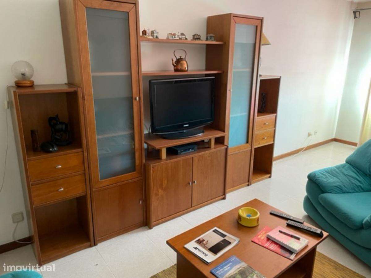 Quarto - localizado em Norton de Matos Coimbra - Grande imagem: 5/10