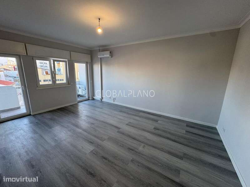 Apartamento T3 Avenida 25 de Abril-24