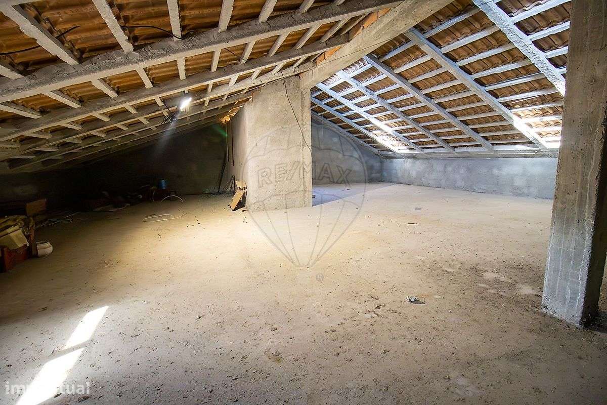 Moradia T4 para venda-23