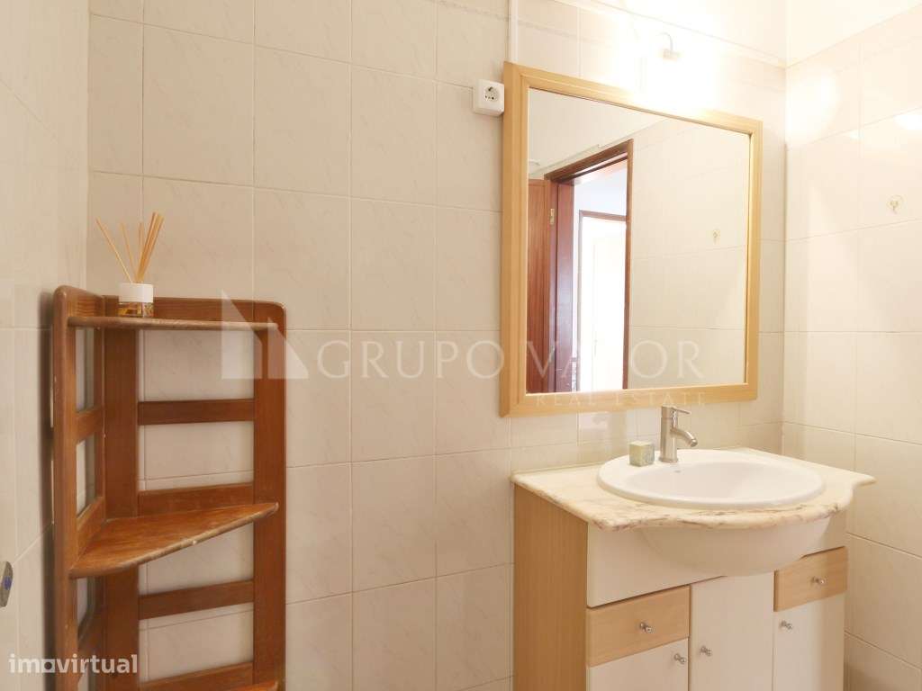 Apartamento T2 com Arrecadação, em Mem Martins-19
