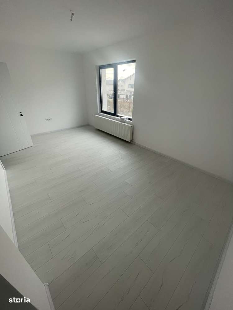 Casă modernă cu mansardă și curte, ideală pentru familie-6