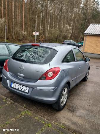 Opel Corsa 1.2 16V Essentia - 8