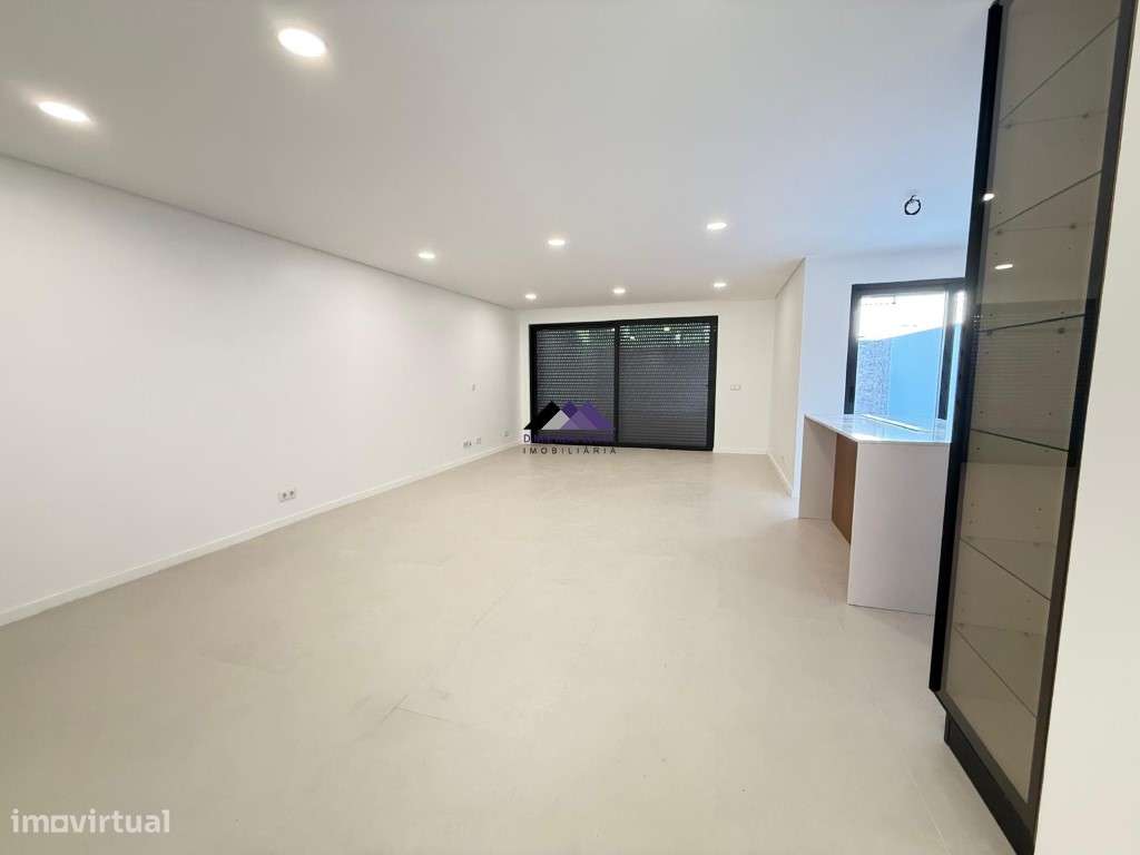 Moradia V3 com Garagem e Piscina a Estrear-24