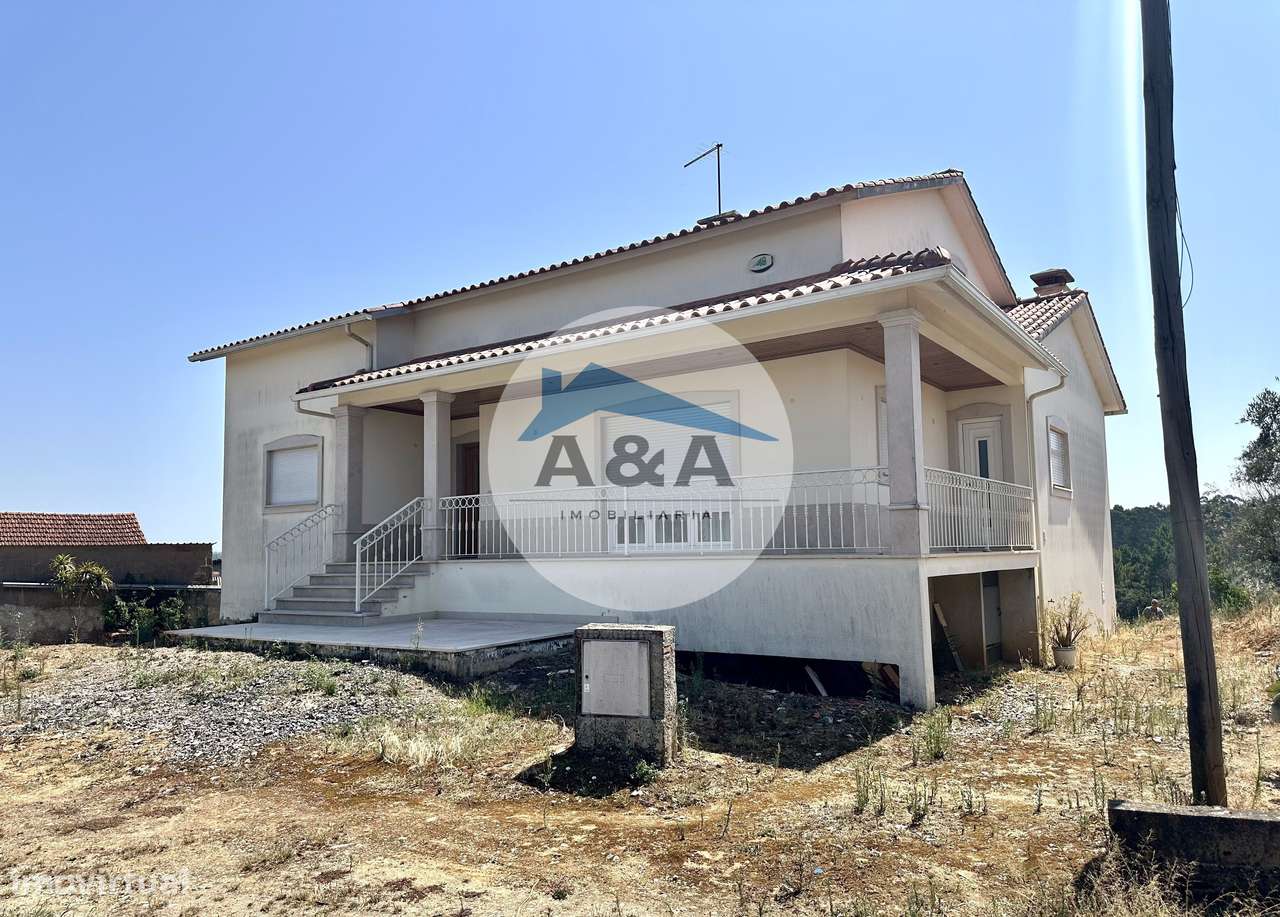 Moradia T3 com 2700m² de terreno – Potencial e Localização Privileg... - Grande imagem: 3/22