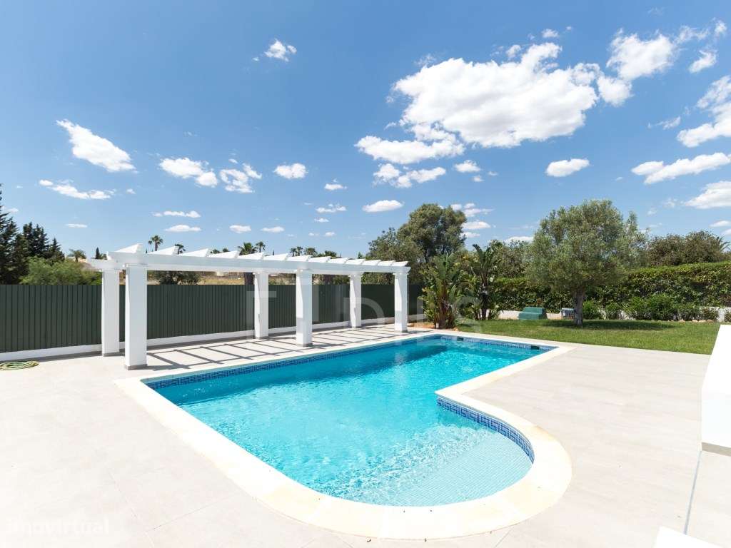 Moradia T4 com piscina em Vilamoura, Algarve-18