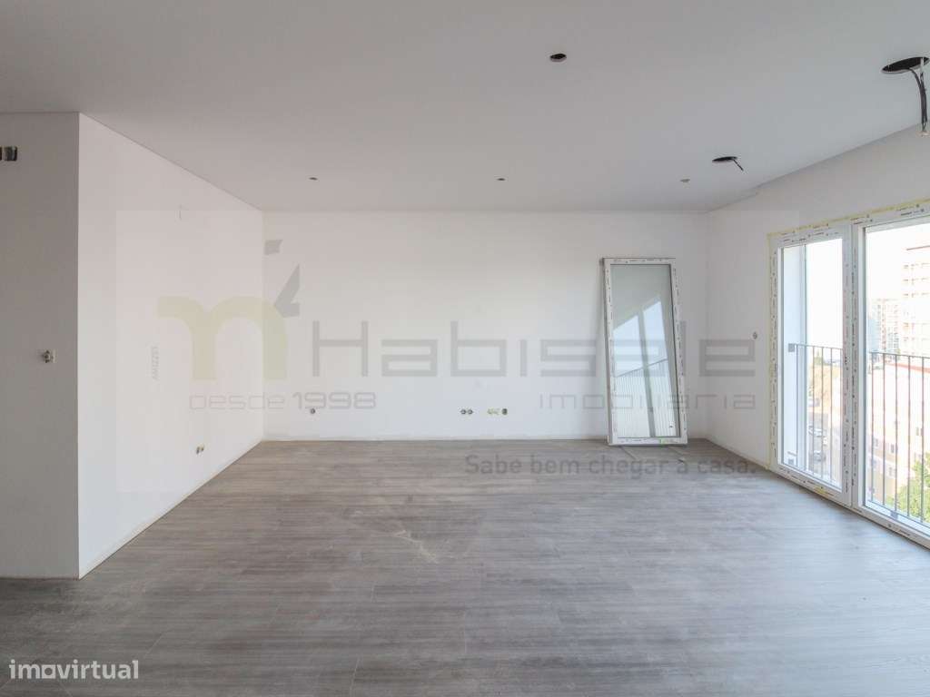 T3 com parqueamento a 5 minutos da estação e 10 minutos da praia - Grande imagem: 5/25