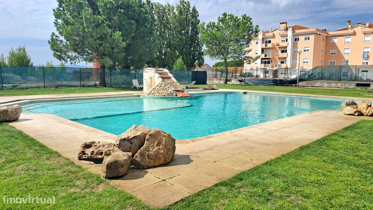 Apartamento T4 com 156m²,estacionamento, 2 arrecadações Samora Correia-16