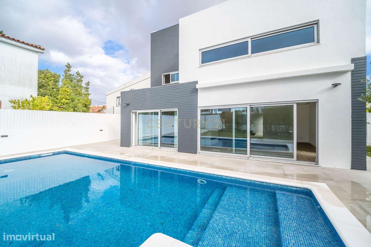Moradia T6 com Piscina - Charneca de Caparica-53