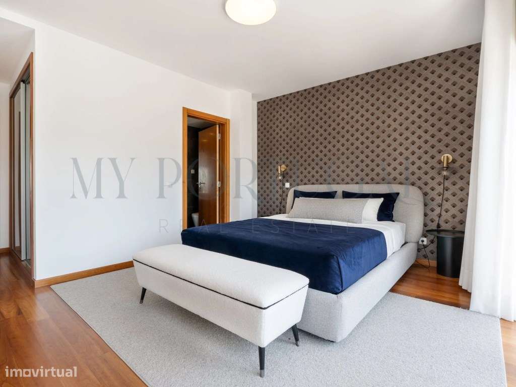 Elegância e Modernidade: Moradia T4 de Luxo com Rooftop em Alcochete-16