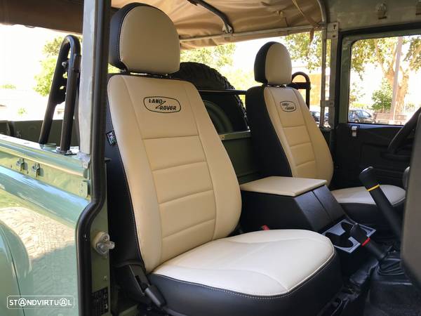 Land Rover Defender - 36