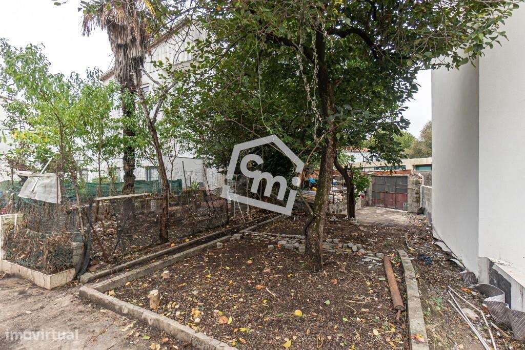 Moradia T8 + Terreno 421m2 com PIP aprovado-11