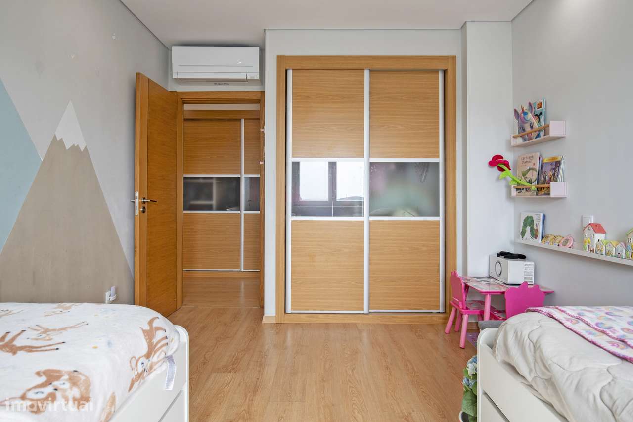 Apartamento T3 varanda estacionamento Corredoura Sesimbra-19