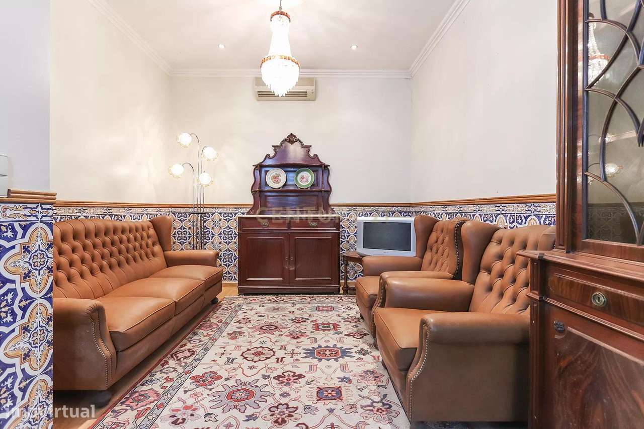 Espaçoso Apartamento T3 no coração de Lisboa-3