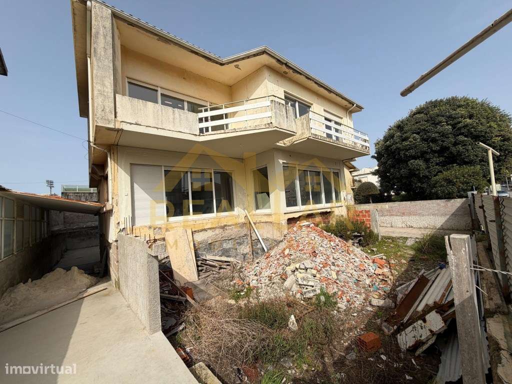 Moradia T5 na Avenida Santos Graça na Póvoa de Varzim! - Grande imagem: 4/25