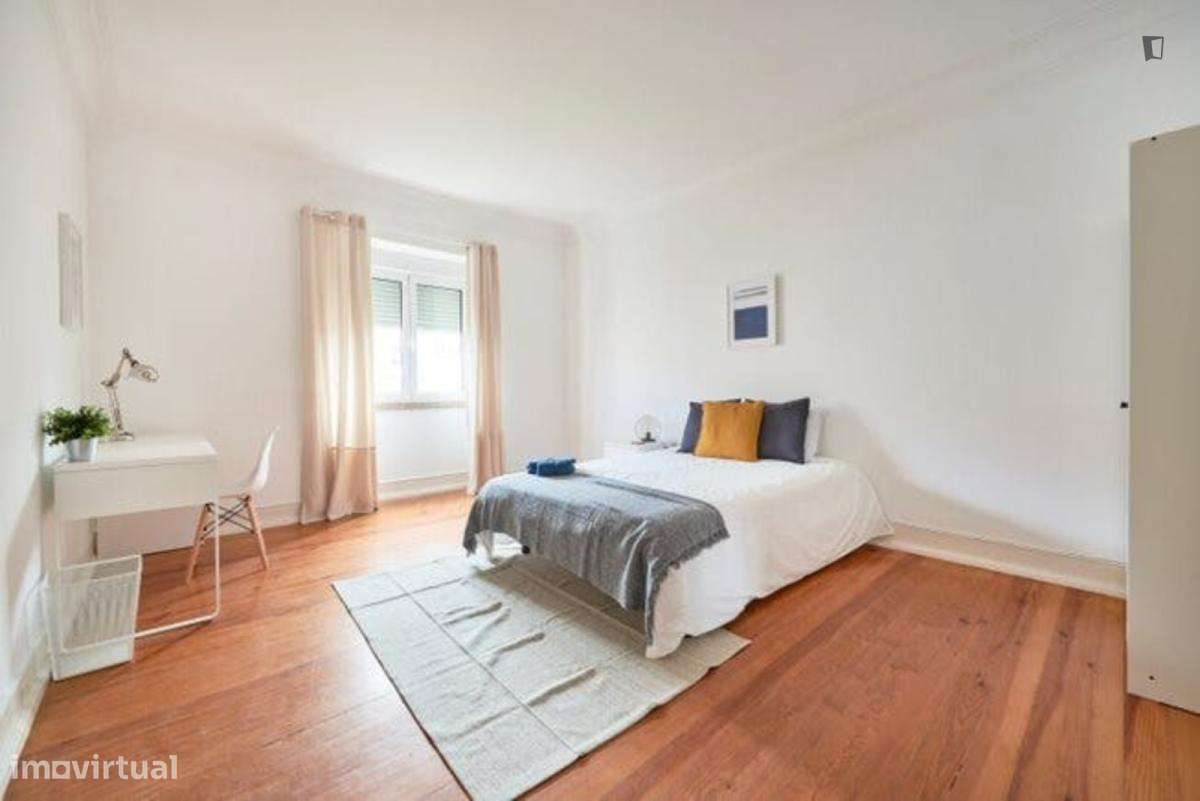 Quarto - localizado em Alameda Lisbon - Grande imagem: 4/9