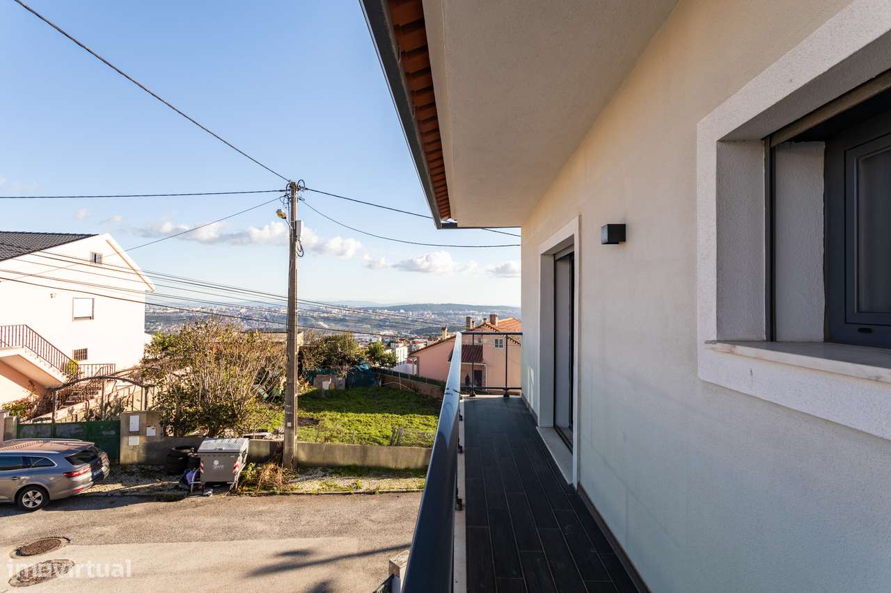 Oportunidade única: Moradia Isolada de Sonho em Famões: Conforto, Mode-32