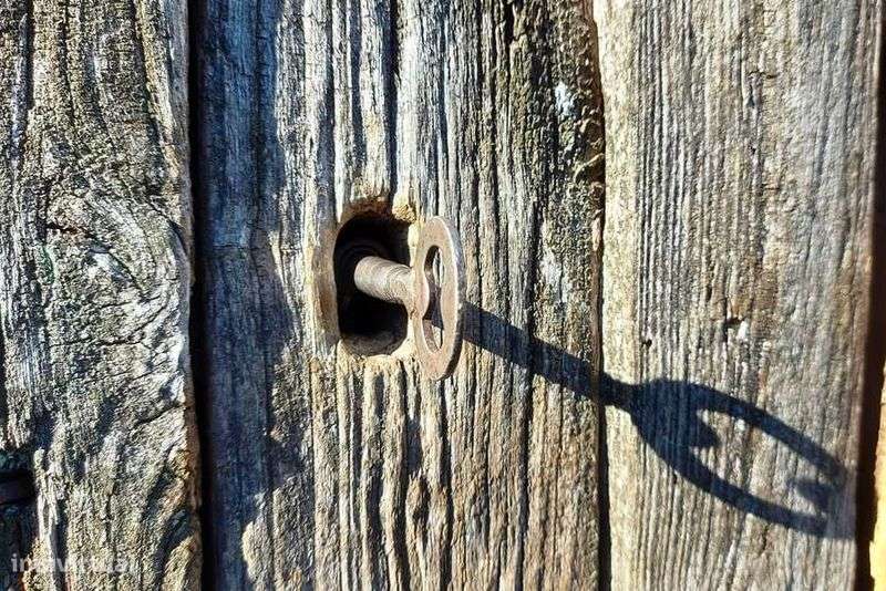 Casa de pedra centenária para recuperar - Grande imagem: 4/12