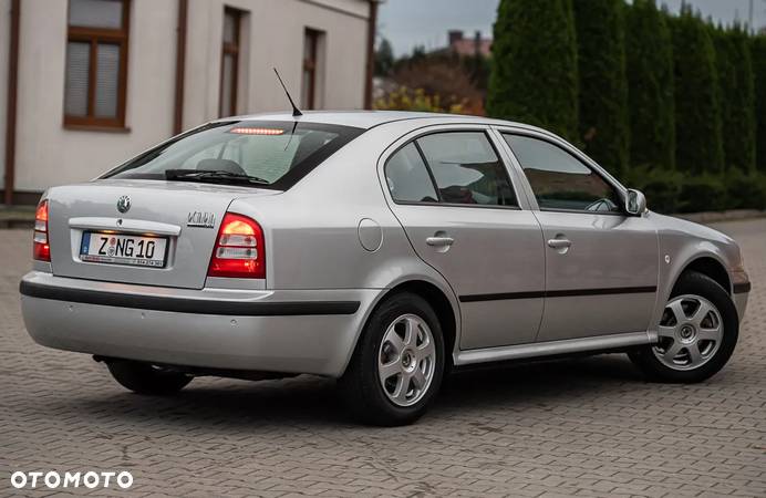 Skoda Octavia 2.0 Elegance - 4