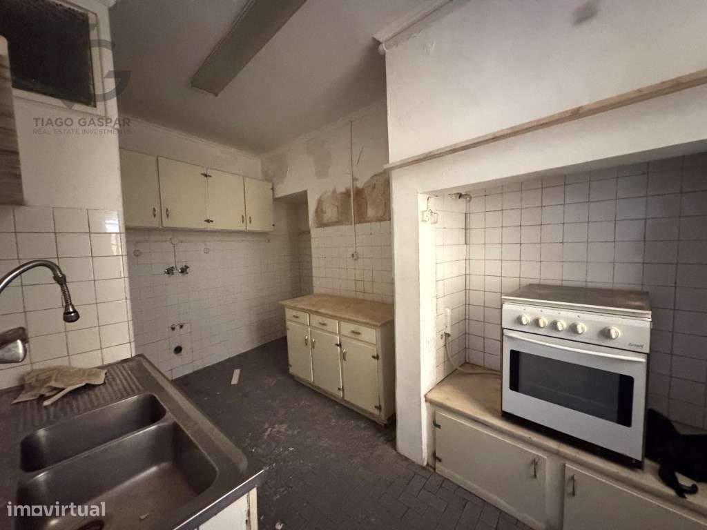 T2 com 72m² para Remodelar na Rua das Olarias - Lisboa - Grande imagem: 5/11