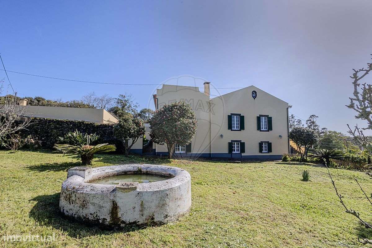 Moradia T6 para venda-7