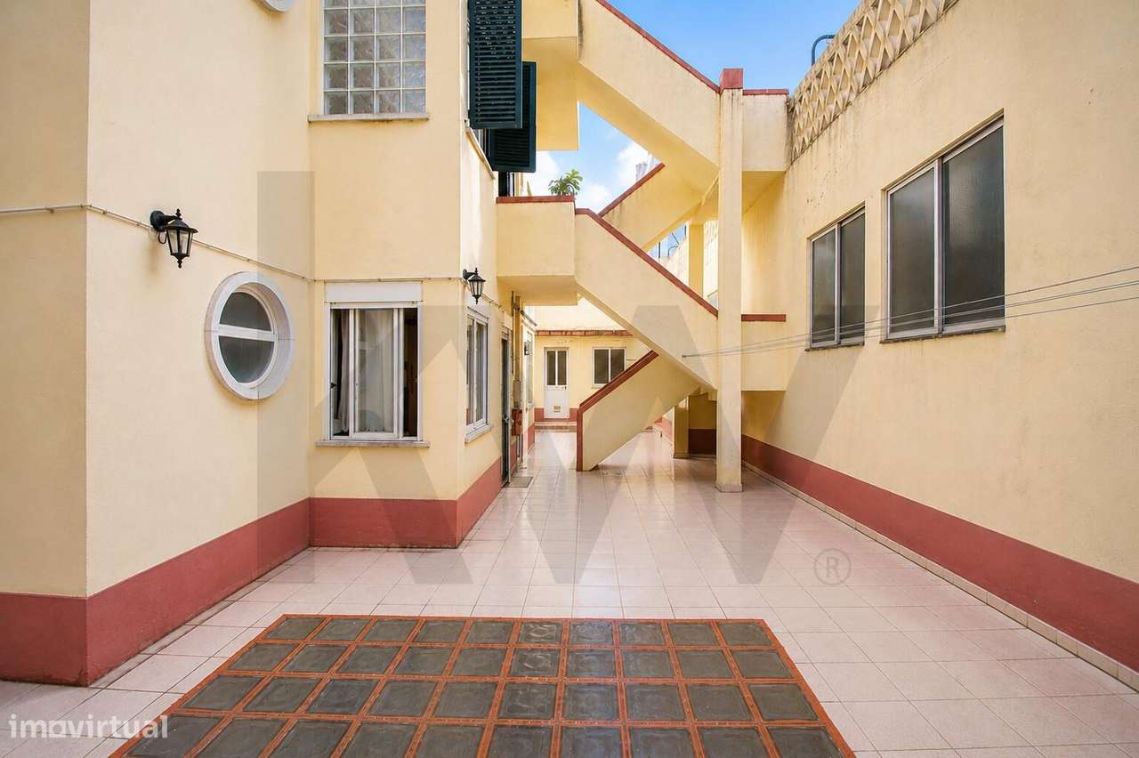 T4 com acesso a espaço exterior | Rua da Bombarda, Lisboa-34