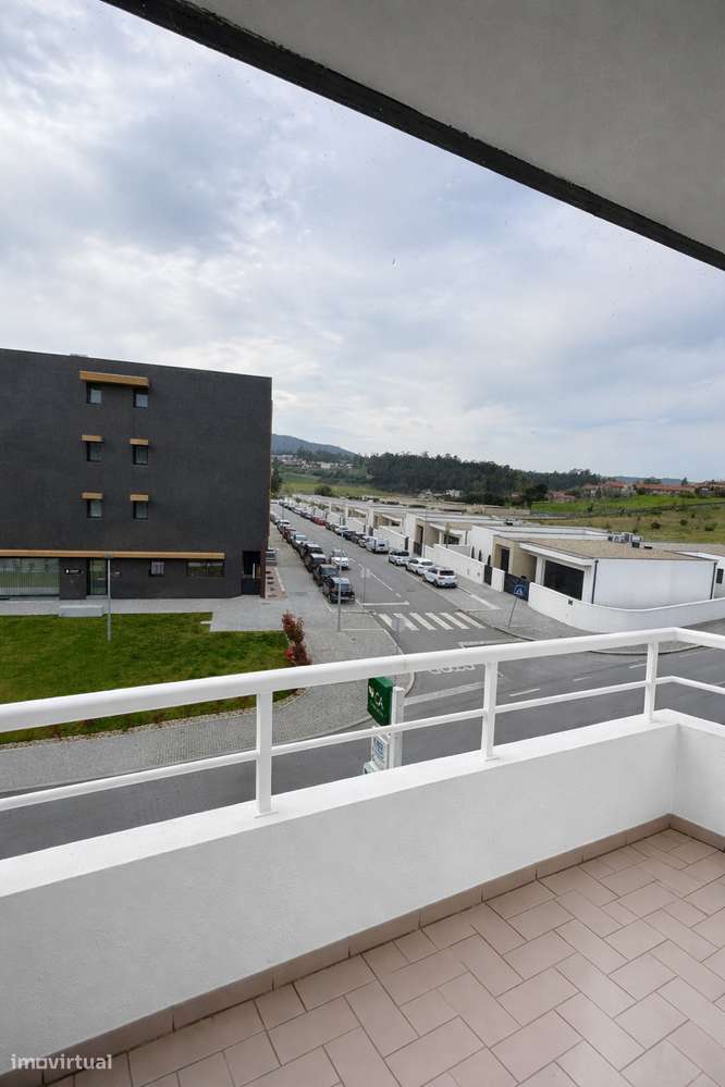 T3 Último Andar com Garagem + 3 Varandas | 5 min da Estação - Grande imagem: 4/16