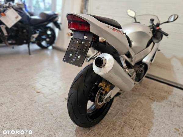 Honda CBR - 27