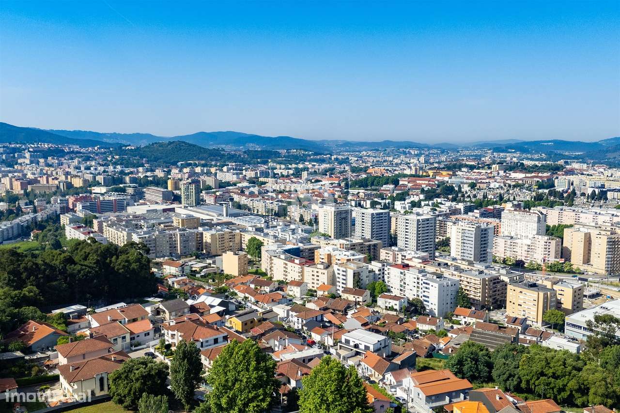 Moradia T3, remodelada, em São Vítor, Braga-35