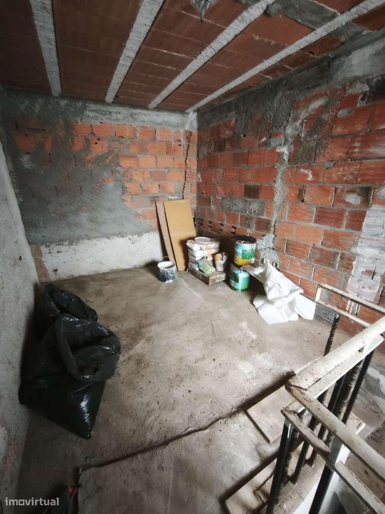 Casa em 4 pisos, para remodelar, em Lorvão, Penacova, Coimbra-16