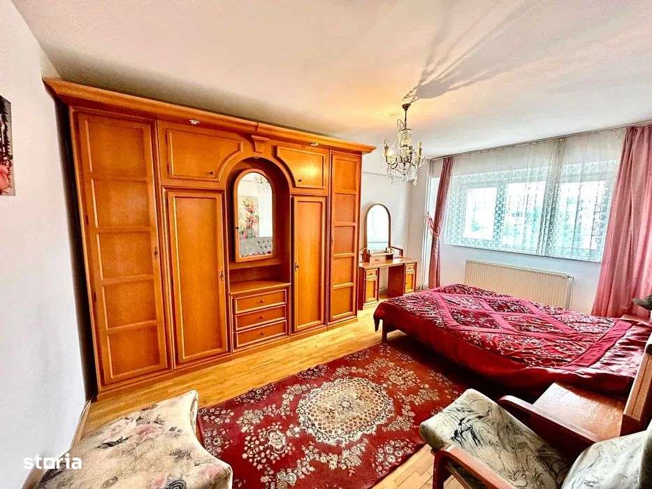 Apartament cu 3 camere,80mp,parcare, Zona Semicentrala - Imagine principală: 3/8