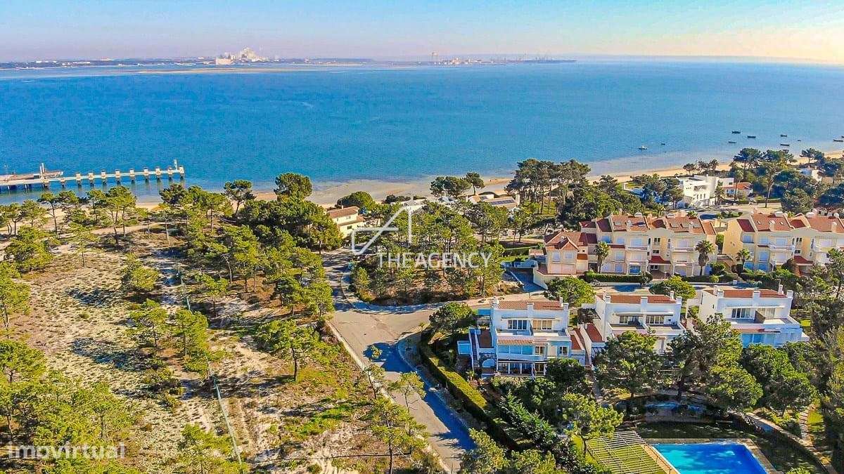 Terreno com Projecto Aprovado para Moradia de Luxo T4/T5 com Piscina - - Grande imagem: 2/23