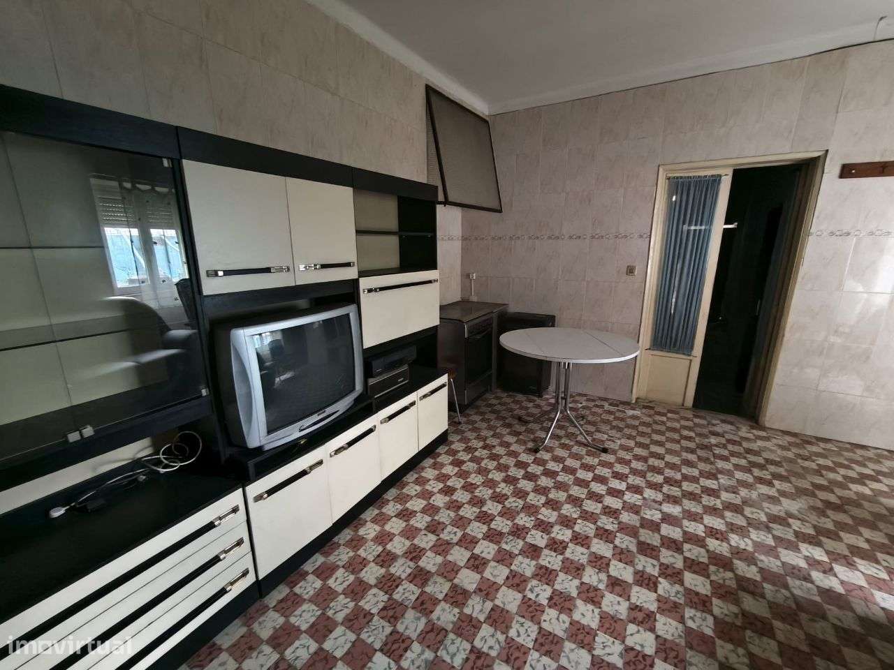 Moradia duplex em Valado dos Frades – excelente para investimento-24