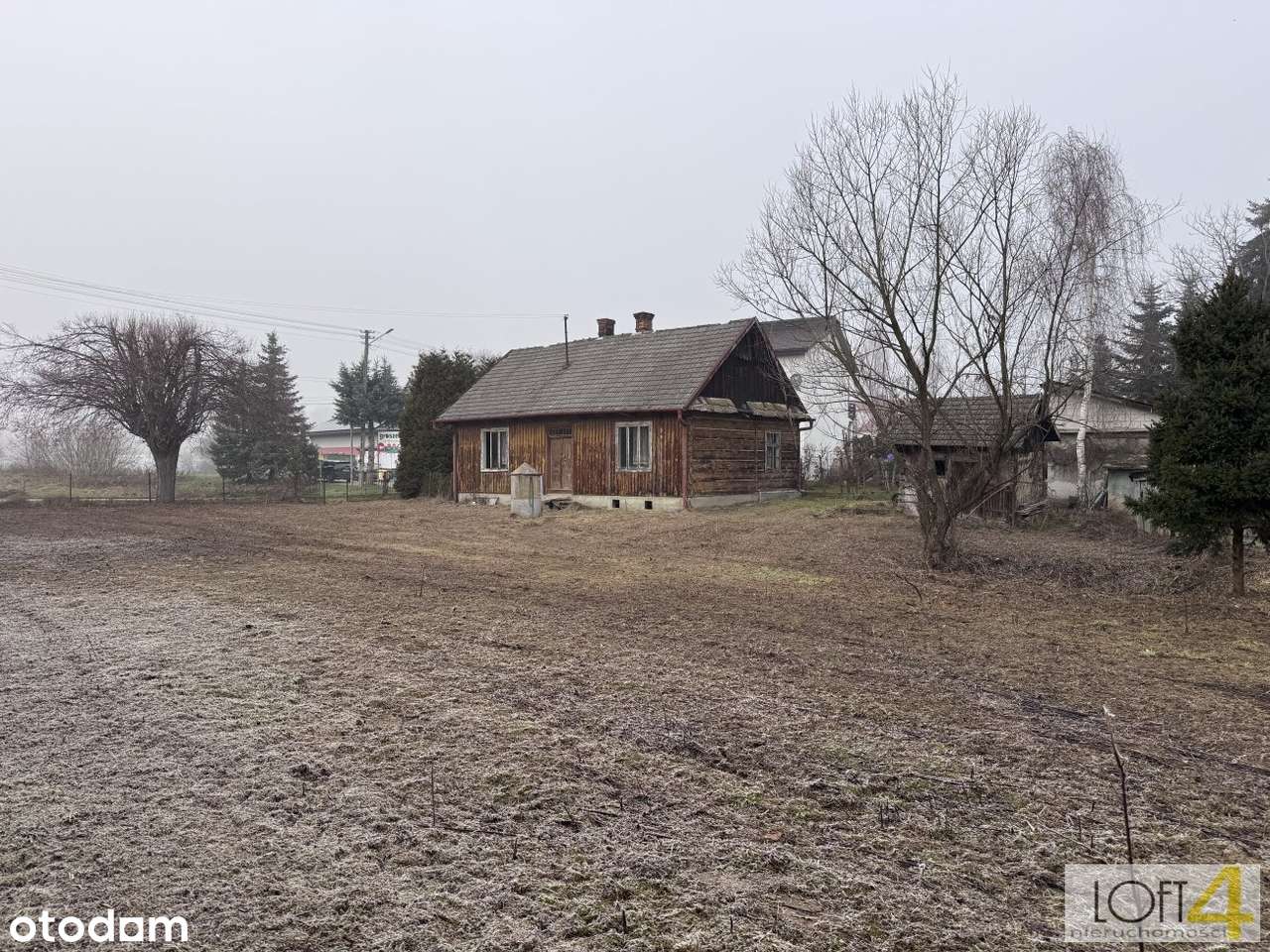 Drewniany dom z duszą na 17-arowej działce-8