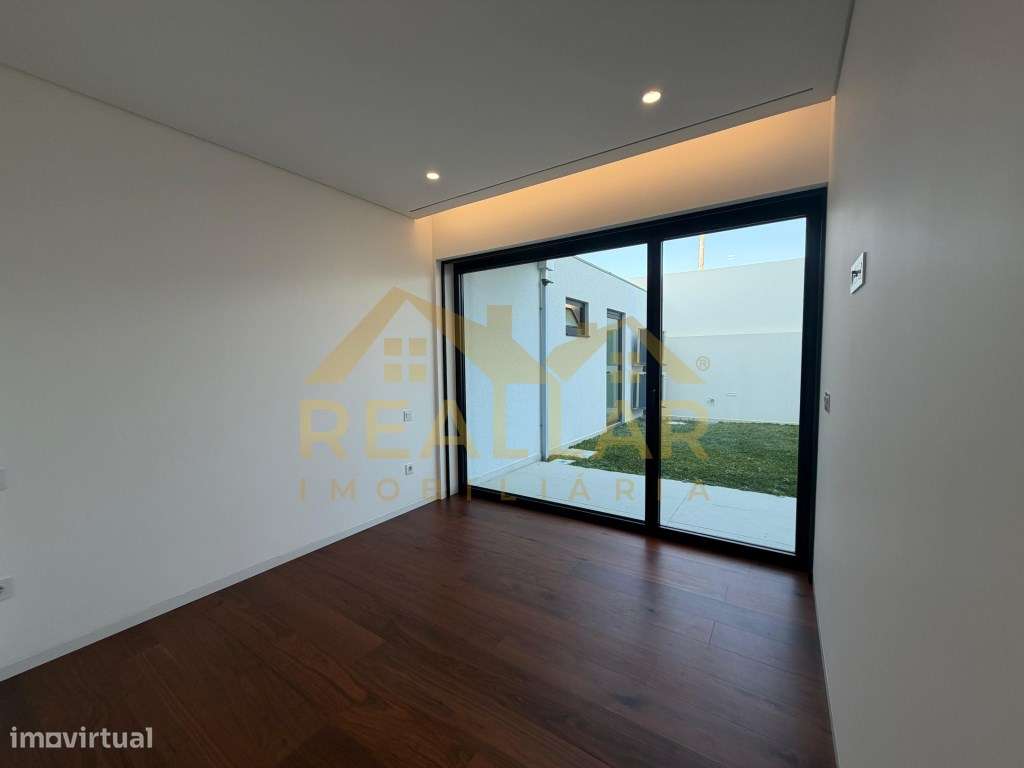 Villas Rio & Mar: Moradias T4 Exclusivas na Primeira Linha de Espos...-8