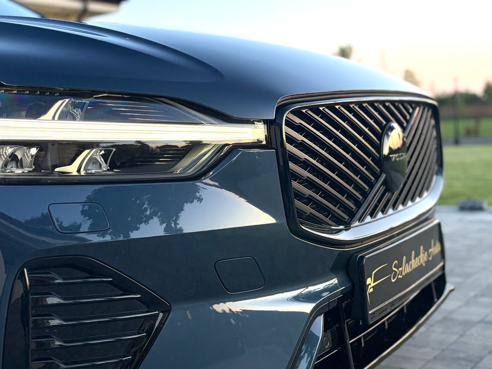 Volvo XC60 II B5 B AWD Plus Black Edition 2025