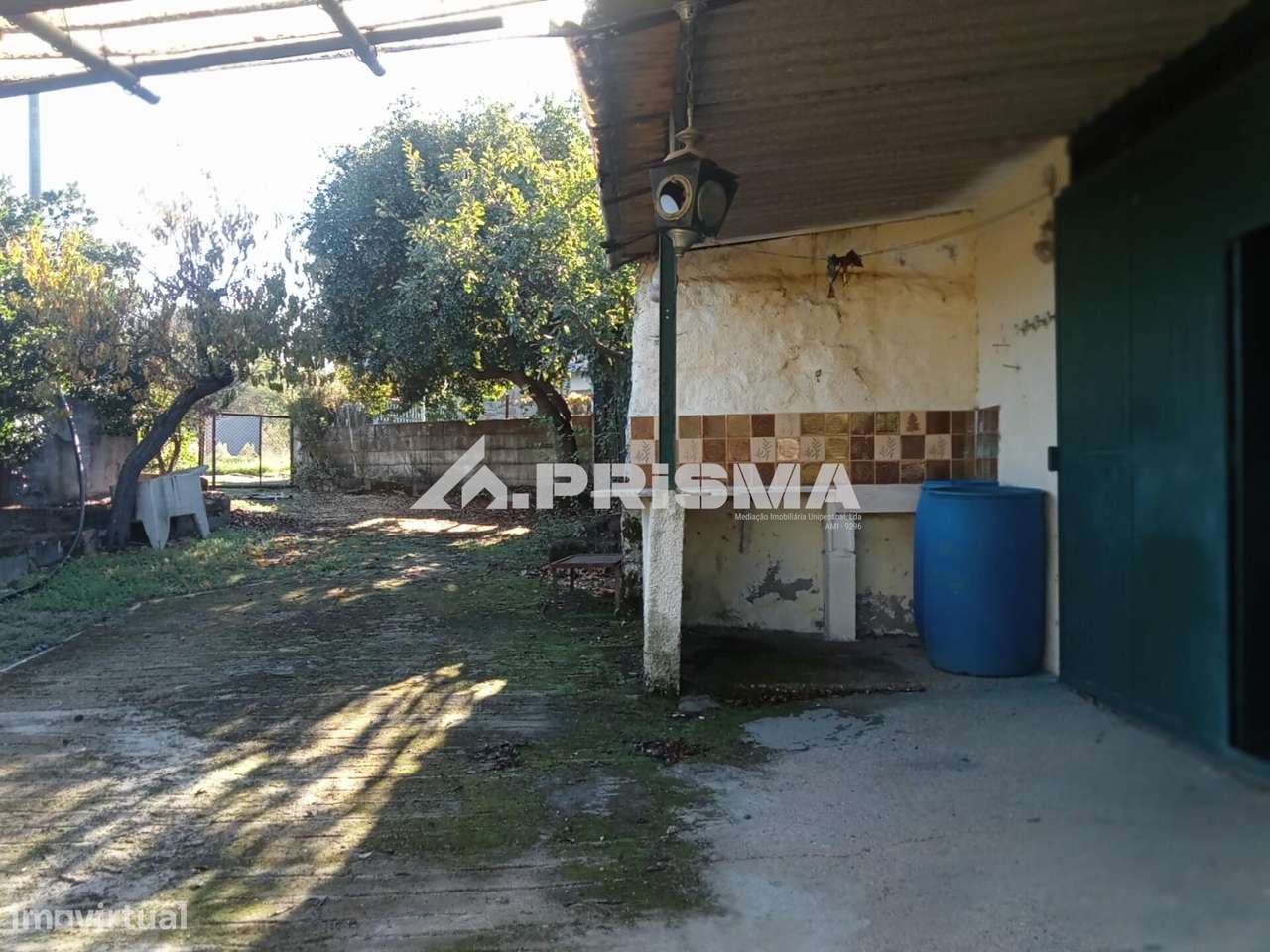 Quintinha para venda com construção rural para venda em Escalos de Bai-25