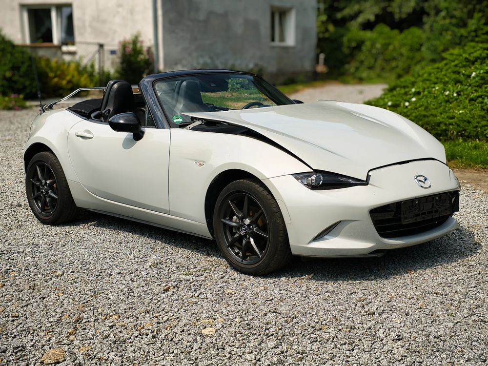 Mazda MX-5 (Miata) SKYACTIV-G 131 Exclusive-Line 2015