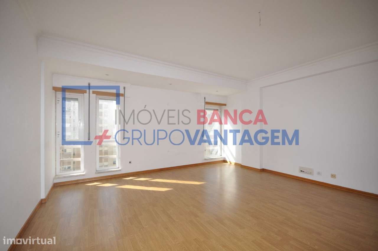 Apartamento T3 com arrecadação - Carregado - Grande imagem: 5/20