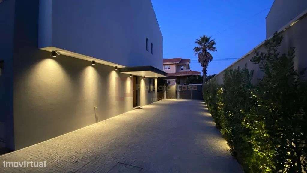 Moradia de Luxo com Piscina Aquecida Praia da Madalena-23