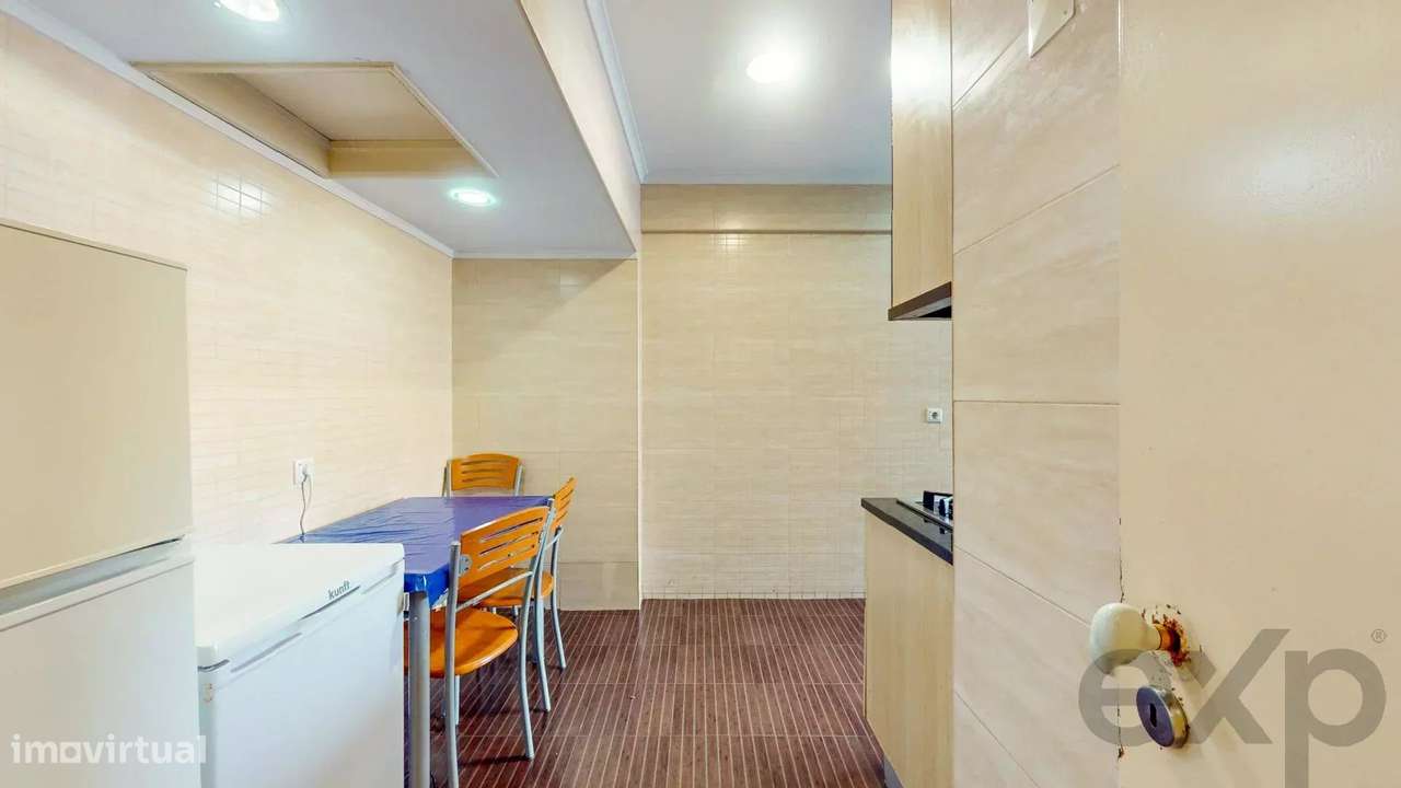 T3 SEMI--REMODELADO NO LUMIAR - Grande imagem: 4/28