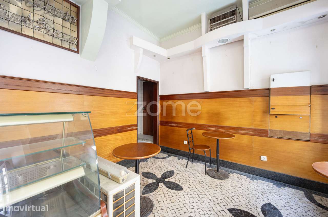 Loja perto da praia da Nazaré - Grande imagem: 5/47