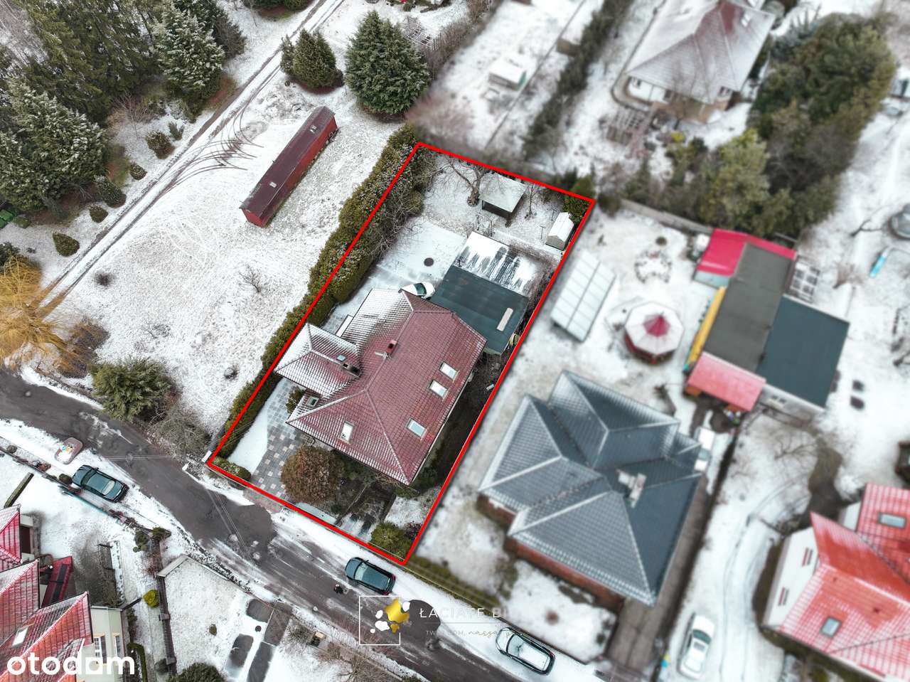 Tani w utrzymaniu dom z warsztatem samochodowym-1